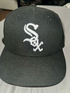 New Era Black Chicago White Sox Fitted Hat with White Logo